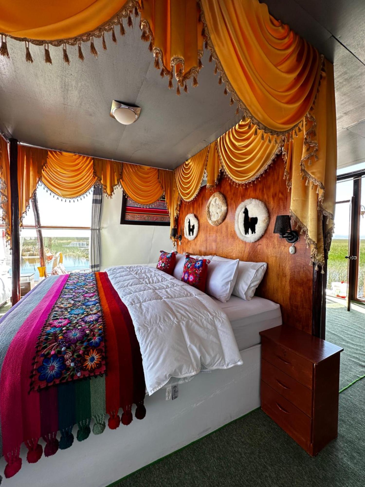 Uros Waliski Lodge Пуно Екстер'єр фото