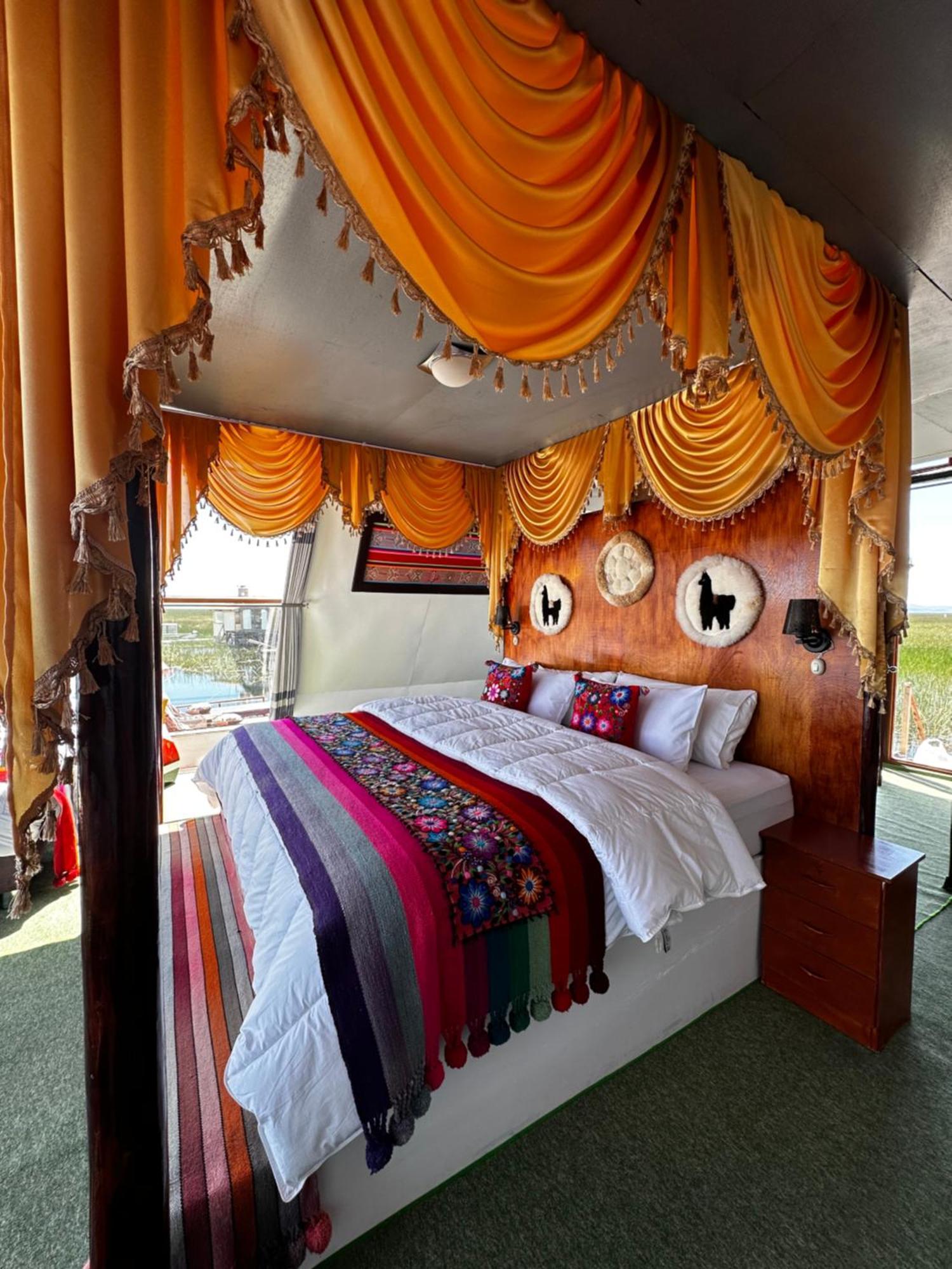 Uros Waliski Lodge Пуно Екстер'єр фото